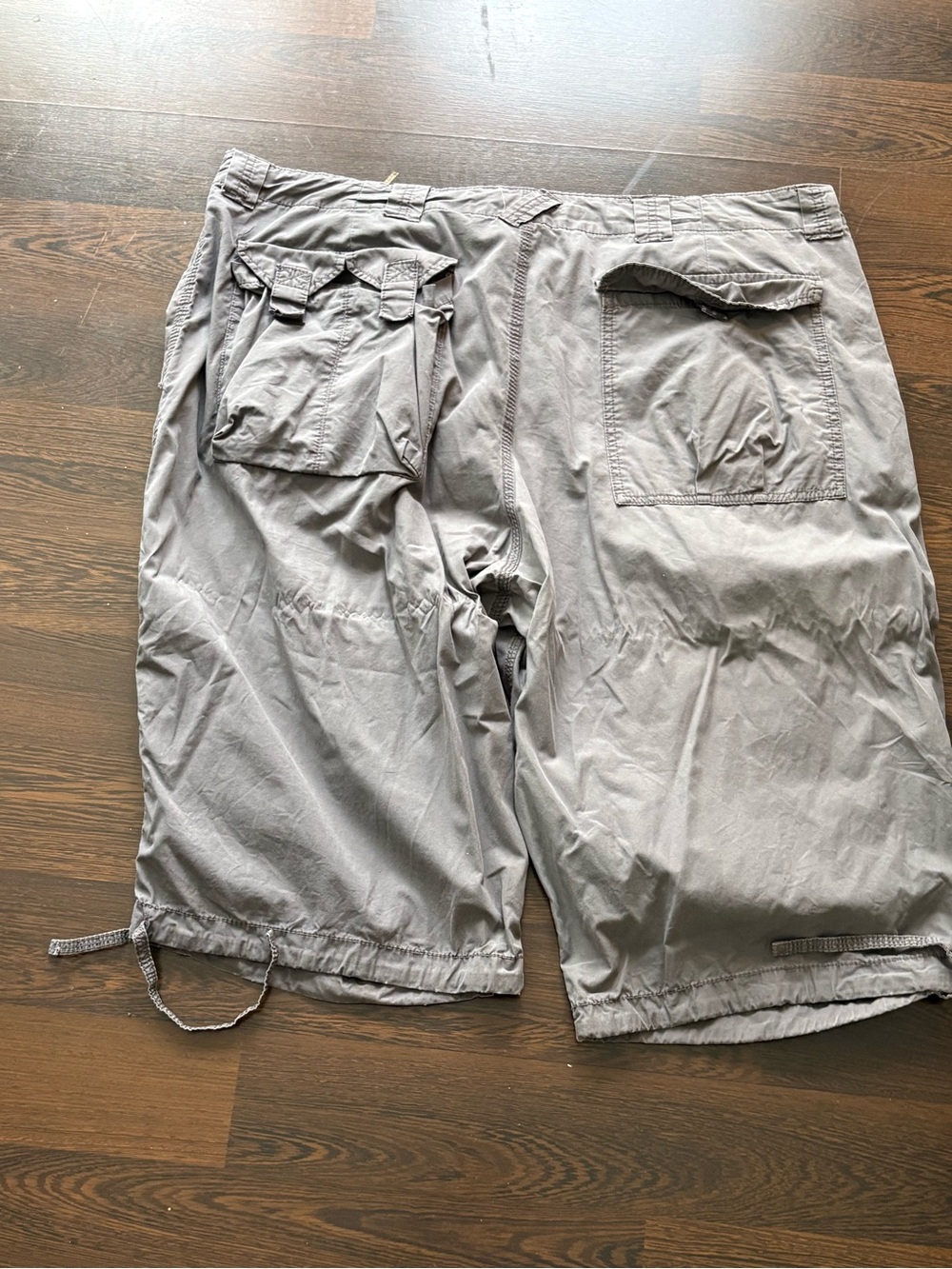 Sean John Gray cargo shorts size 40 (Cart L-106) - Picture 2 of 4